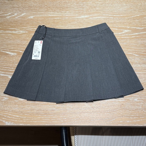 Uniqlo Pleated Skort NWT - Picture 6 of 12